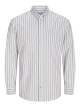 Camisa de manga larga Jack & Jones, confeccionada en tejido Oxford de algodón 100%. Diseño a rayas verticales en tonos beige y blanco, con cuello abotonado, bolsillo en el pecho y corte regular.