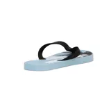 Chinelas de goma azul marino con estampado de palmeras en gris y detalles en amarillo flúor.
