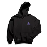 Canguro negro con capucha y cordones ajustables, cuenta con un bolsillo frontal tipo canguro y un pequeño parche rectangular en la parte inferior. En el pecho presenta un estampado triangular en color violeta con el logo de la marca y una luna creciente.