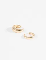 Set de dos earcuff de diseño minimalista y acabado brillante, ideales para usar sin necesidad de perforaciones.