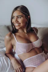 Bombacha colaless de tul elastizado, tiro alto.