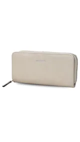 Billetera larga tipo sobre de la marca Lincoln's, confeccionada en material sintético con textura suave en color beige. Presenta un cierre perimetral metálico y el logo de la marca grabado en la parte frontal.