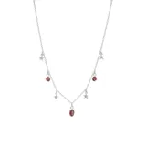 Collar de plata 925 con cadena de 45 cm más 5 cm de extensión, con dijes de estrellas de topacio blanco y piedras de granate.