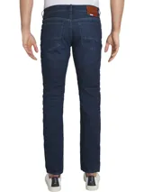 Pantalón de jean Tommy Hilfiger modelo Bleecker, corte slim, color azul oscuro. Confeccionado en tejido denim Power Stretch de mezcla de algodón, con efecto desteñido en las rodillas, estilo de cinco bolsillos y logo bordado en el bolsillo trasero.