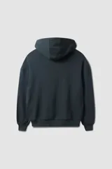 Buzo hoodie gris oscuro con logo amarillo bordado en el pecho.