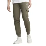 Pantalón tipo cargo de la marca Puma, color verde militar, con cintura elástica, bolsillos laterales con solapa y puños elásticos en los tobillos. Presenta el logo de la marca bordado en blanco en la parte superior.