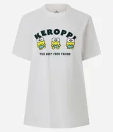 Remera blanca de algodón con cuello redondo y manga corta. Presenta un estampado frontal con el personaje Keroppi y el texto "KEROPPI! YOUR BEST FROG FRIEND".