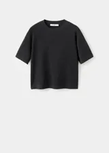 Camiseta de punto fino de algodón y lana, color gris oscuro, con diseño oversize, cuello redondo y manga corta.