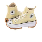 Zapatillas Converse Run Star Hike Hi color amarillo pastel, de caña alta, con cordones blancos, plataforma blanca y suela de goma marrón con diseño dentado.