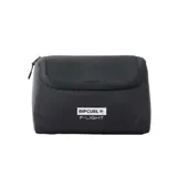 Neceser negro Rip Curl modelo F-Light Toiletry Icons con logo estampado en blanco. Cuenta con cierre superior y asa lateral. Ideal para viaje.