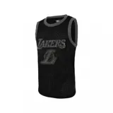 Musculosa de básquet negra con tejido de malla, cuello y sisas en gris. Estampado frontal con el logo y nombre de Los Angeles Lakers en efecto desgastado.