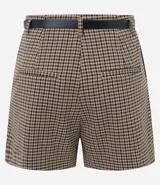 Short sastre de corte recto y tiro medio con estampado pied de poule. Incluye cinturón fino de poliuretano y bolsillos traseros estructurados.