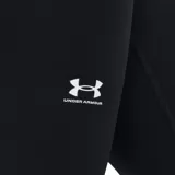 Calza deportiva Under Armour de tiro alto, color negro, con logo de la marca estampado en la pierna derecha. Confeccionada en tejido de doble capa con interior cepillado para mayor calidez y exterior de secado rápido.