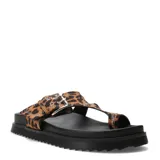 Sandalias planas Miss Carol modelo Funi, con diseño de tiras tipo ojota y capellada con estampa animal print de leopardo. Cuenta con hebilla metálica decorativa ajustable en el empeine y suela dentada de goma negra.