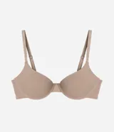 Soutien push up básico de microfibra, con copas con relleno y cierre posterior con ganchos.