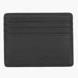 Billetera tarjetero Merrell de diseño compacto y minimalista, fabricada en cuero reciclado color negro. Cuenta con múltiples ranuras para tarjetas y logo de la marca grabado en el frente.