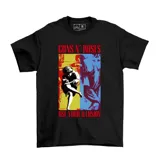 Remera negra de manga corta con estampa frontal de la banda Guns N' Roses, diseño inspirado en el álbum Use Your Illusion con colores vibrantes.
