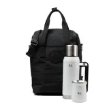 Bolso mochila negro de poliéster con múltiples compartimentos y cierres reforzados. Tiene acceso con cierre doble, dos bolsillos externos con cierre, un bolsillo interno con cierre y dos abiertos. Incluye correa regulable y asas fijas.