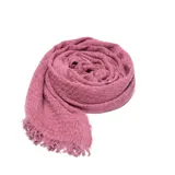 Pashmina de textura rugosa y acabado desflecado en los extremos, en color bordó.