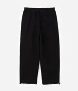 Pantalón baggy de Blue Steel, confeccionado en algodón con felpa. Presenta corte holgado, cintura elástica con cordón ajustable, bolsillos laterales y bajo con regulador elástico.