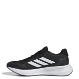 Championes de running Adidas modelo Runfalcon 5, color negro con las icónicas tres tiras laterales en blanco. Presentan una mediasuela blanca con tecnología Cloudfoam para mayor amortiguación y una parte superior de malla transpirable.