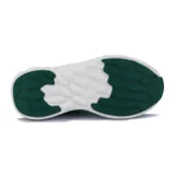 Championes deportivos Diadora modelo Bresh, color verde menta con detalles en gris y verde oscuro. Presentan una capellada de malla transpirable, logo de Diadora en la lengüeta y un diseño con líneas blancas en el lateral. Tienen una suela gruesa de espuma blanca.