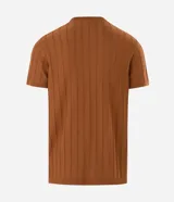 Remera slim de manga corta con cuello redondo, confeccionada en tejido de viscosa con textura de rayas verticales.