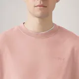 Buzo sin capucha Levi's Authentic Crew color rosa, de cuello redondo, mangas largas y diseño holgado con el logo de la marca bordado en el pecho.