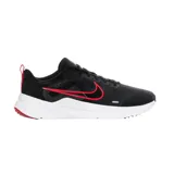 Championes Nike Downshifter 12 para hombre, color negro con detalles en rojo y suela blanca.