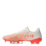 Championes de fútbol Puma Future 9 Play FG para hombre, en color beige con detalles y suela en tono anaranjado, con el logo de la marca en el talón.