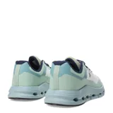 Championes deportivos unisex con diseño moderno, capellada de malla transpirable y refuerzos sintéticos. Presenta una mediasuela de gran volumen con orificios laterales para mayor amortiguación y suela de goma resistente.
