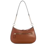 Cartera de hombro Guess modelo Carrie, de diseño estructurado en color marrón con herrajes dorados. Cuenta con una solapa frontal con cierre de broche magnético adornada con la letra "G" metálica y el nombre de la marca grabado. Las asas combinan una sección de cuero sintético con cadenas metálicas doradas.