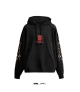 Buzo hoodie negro oversize con estampado rojo en el pecho y diseño tribal en las mangas.