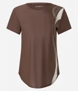 Remera deportiva de mujer Get Over, confeccionada en microfibra blanca con cuello redondo, manga corta y un diseño estampado de ondas en color verde y marrón en el lateral izquierdo.