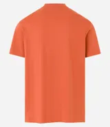 Remera color ladrillo de corte clásico, confeccionada en algodón peruano. Presenta cuello redondo y mangas cortas. Estampado con lettering en el pecho.