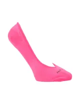 Media invisible de corte bajo, color fucsia, con silicona antideslizante en el talón y logo de la marca en la puntera.