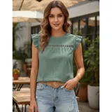 Blusa de tela broderie color negro, con cuello redondo, mangas cortas con volados y detalle de calado horizontal en la parte superior del pecho.