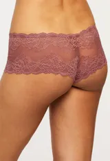 Panty cheeky de microtul y encaje rojo, marca Montelle.