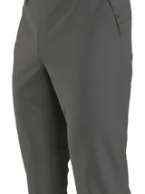 Pantalón de vestir color gris oscuro, corte slim, con cierre de botón y cremallera, trabillas para cinturón y bolsillos delanteros y traseros.