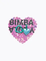 Aros colgantes con forma de corazón, uno turquesa liso y otro turquesa brillante con la inscripción 'I love you'.