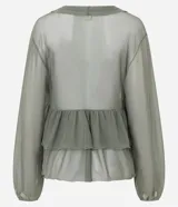 Blusa de tul transparente color verde oliva, con diseño de volados en el frente, escote en V con lazo y borlas decorativas, y mangas largas amplias con puños elásticos.