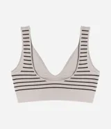 Soutien top de estilo deportivo confeccionado en tejido de poliamida con textura acanalada. Presenta un diseño de rayas horizontales, escote en V profundo, espalda en U y breteles anchos. Incluye copas desmontables y una banda elástica inferior con etiqueta de la marca.