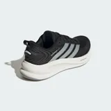 Championes de running Adidas Supernova Ease 2, con exterior de malla técnica en color negro y detalles plateados. Cuenta con mediasuela Dreamstrike para mayor amortiguación y suela de caucho.