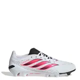 Championes de fútbol Adidas Predator League FG, color blanco con diseño texturizado, lengüeta y detalles en negro, y las clásicas tres tiras laterales en degradé fucsia y negro. Incorporan tecnología Nanostrike+ y tapones fijos para terreno firme.