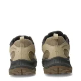 Championes de trail running Merrell modelo Tempo Exp, color beige con detalles en marrón oscuro y gris. Presentan una estructura de malla transpirable con refuerzos sintéticos, cordones oscuros y una suela robusta con relieve para mayor tracción.
