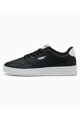 Championes deportivos Puma modelo Court Lally, de color blanco, con diseño urbano y suela de goma.