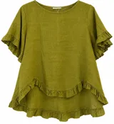 Blusa verde pistacho de lino, con cuello redondo, mangas cortas con volados y diseño asimétrico con terminación de volados en el ruedo.
