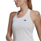 Musculosa deportiva Adidas de corte racerback, color blanco, con logo pequeño en el pecho. Confeccionada en tejido técnico transpirable.