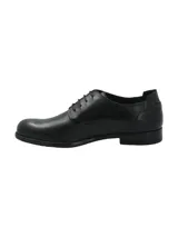 Zapato de cuero 100% italiano marca RKF modelo Ford, de color marrón oscuro. Presenta diseño clásico tipo derby con cordones y suela de poliuretano.