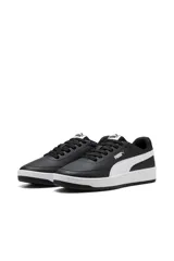 Championes Puma Court Classic Clean, color blanco con la icónica franja lateral de Puma en color negro. Diseño urbano con suela de goma y detalles de la marca en la lengüeta y el talón.